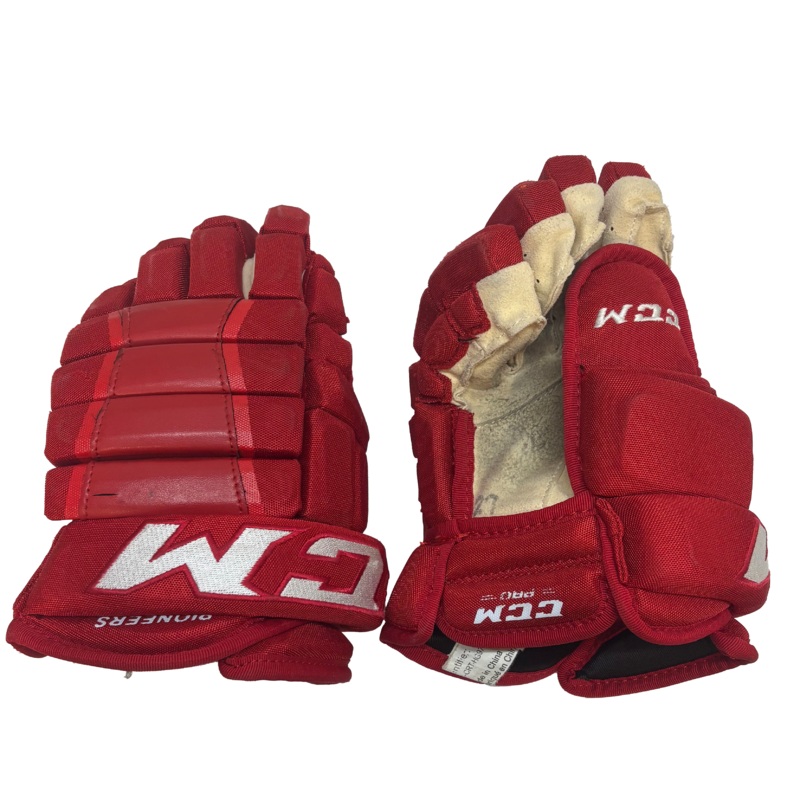 CCM HG97XP – Used NCAA Pro Stock Glove (Red)