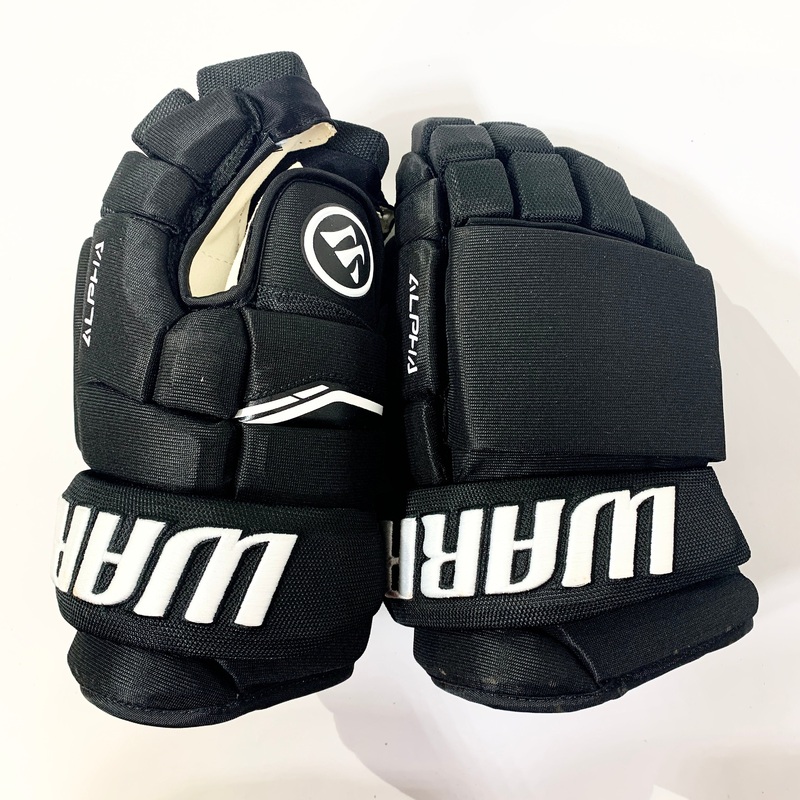 Warrior Alpha QX – Pro Stock Glove (Black/White)