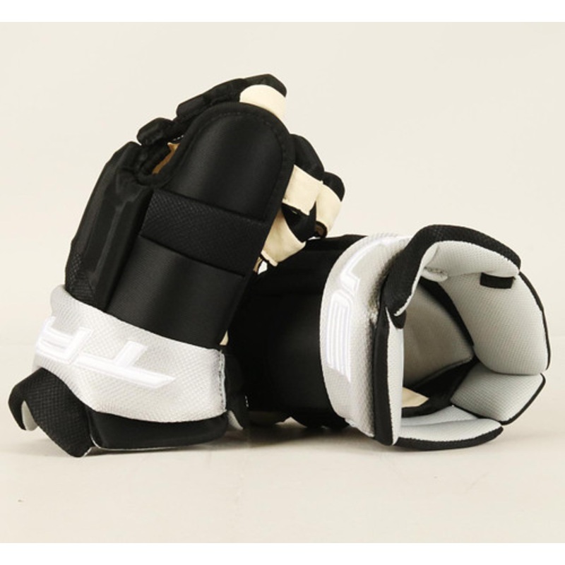 13 TRUE Catalyst Gloves – Team Stock Los Angeles Kings