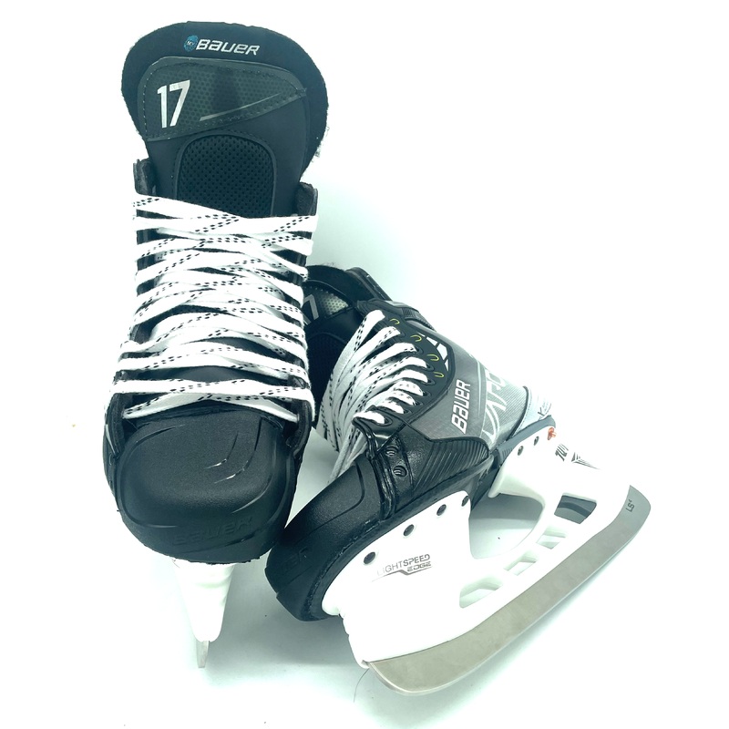 Bauer Vapor Hyperlite – Pro Stock Hockey Skates – Size R6.875 L7.375