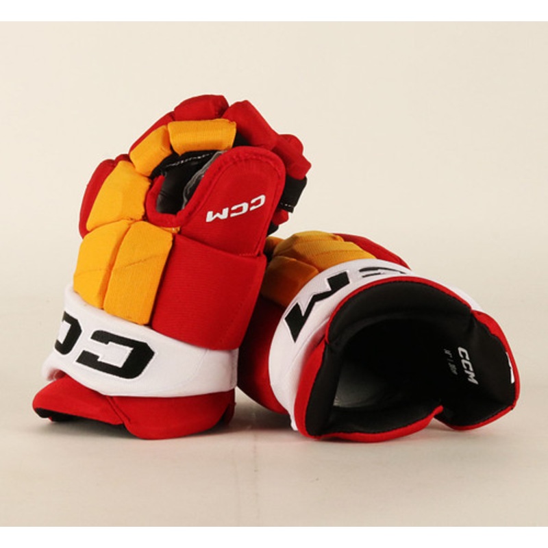 14 CCM HGPJSPP Gloves – Adam Ruzicka Calgary Flames