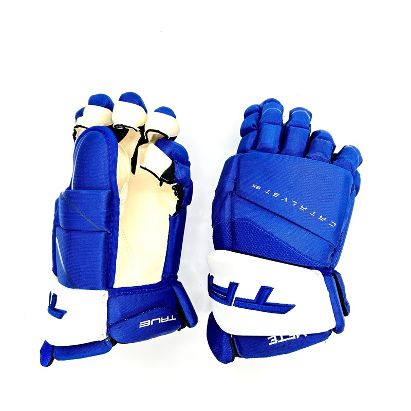 True Catalyst 9X – NHL Pro Stock Glove – Victor Mete (Blue/White)
