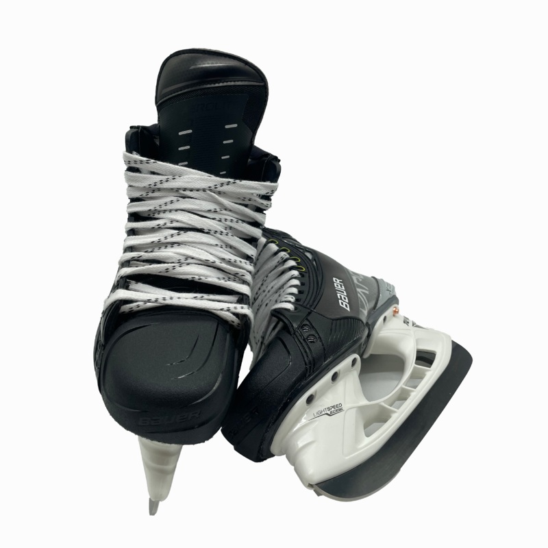 Bauer Vapor Hyperlite – Pro Stock Hockey Skates – Size 4.5D