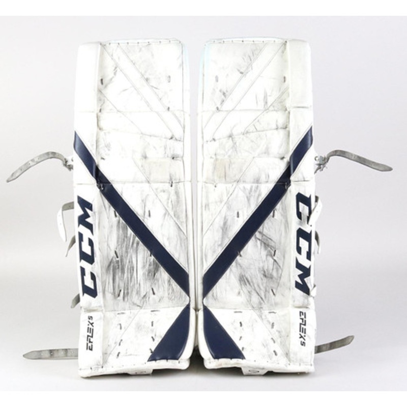 35 – CCM Extreme Flex 5 White Pads – Tomas Vomacka Nashville Predators