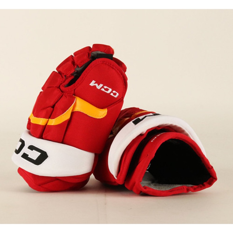 14 CCM HG12 Gloves – Jonathan Huberdeau Calgary Flames