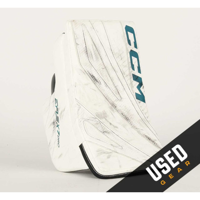 Regular – CCM Extreme Flex 7 White Blocker – Magnus Chrona Nashville Predators