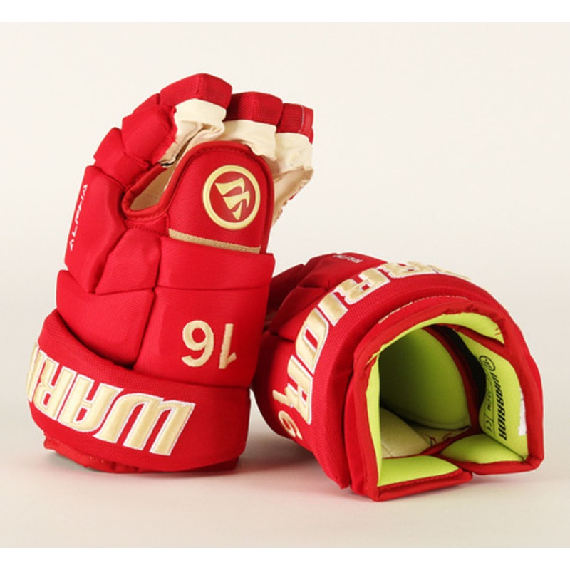 13 Warrior Alpha DX Pro Gloves – Tristan Broz Denver University