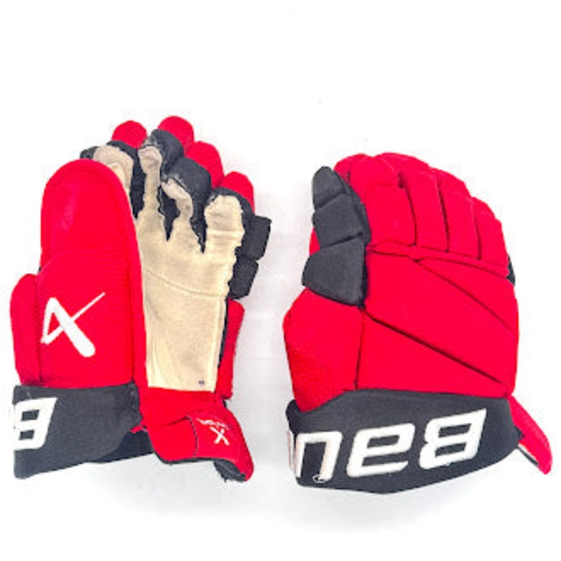 Bauer Vapor Hyperlite – Used NHL Pro Stock Glove – Jesperi Kotkaniemi (Red/Black)
