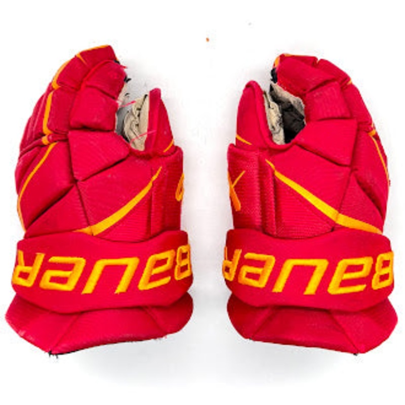 Bauer Vapor Hyperlite – Used Pro Stock Glove (Red/Yellow)