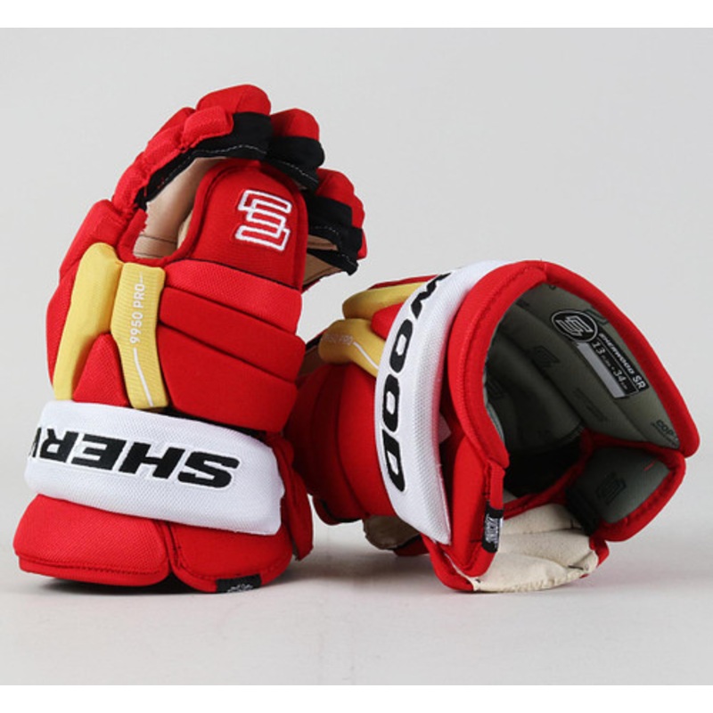 13 Sherwood 9950 Pro Gloves – Team Stock Calgary Flames