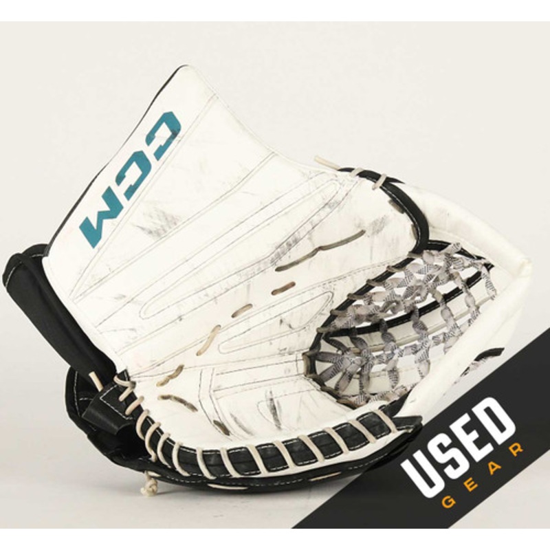 Regular – CCM Eflex 7 Pro White Glove – Magnus Chrona Nashville Predators #2