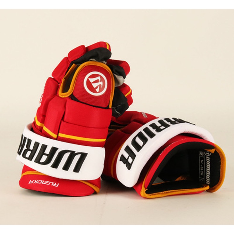14 Warrior Covert QR5 Pro Gloves – Adam Ruzicka Calgary Flames