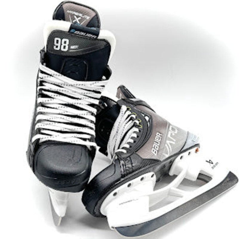 Victor Mete – Bauer Vapor Hyperlite – NHL Pro Stock Hockey Skates – Size 8.5