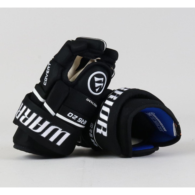 11 Warrior QR5 20 Junior Black Gloves