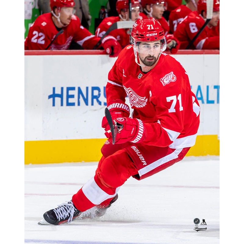 Pre-Order – Dylan Larkin – Autographed Detroit Red Wings Home 8×10 Photo