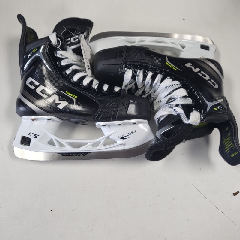 Lightly Used CCM Tacks XF 80 Size 3 Hockey Skates