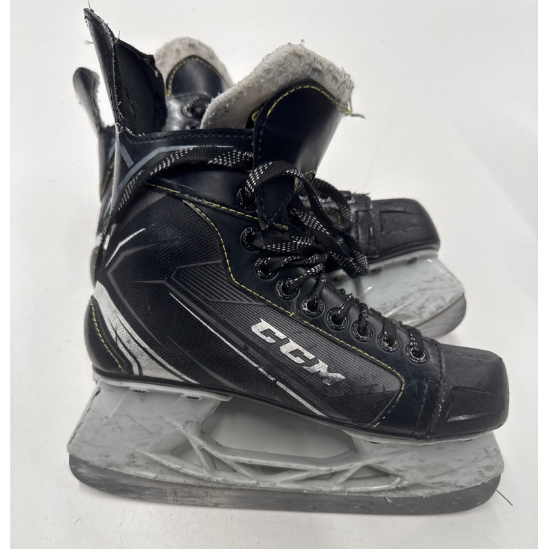 Used CCM Tacks 9040 Ice Hockey Skates, Size 4