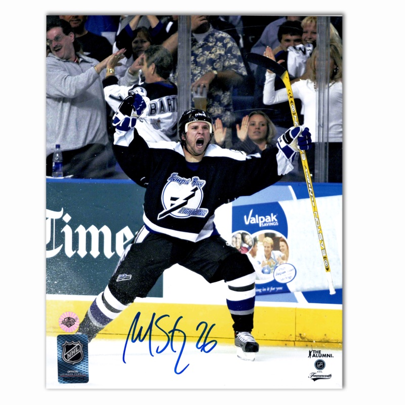Martin St. Louis Autographed Tampa Bay Lightning Cheering 8×10 Photo